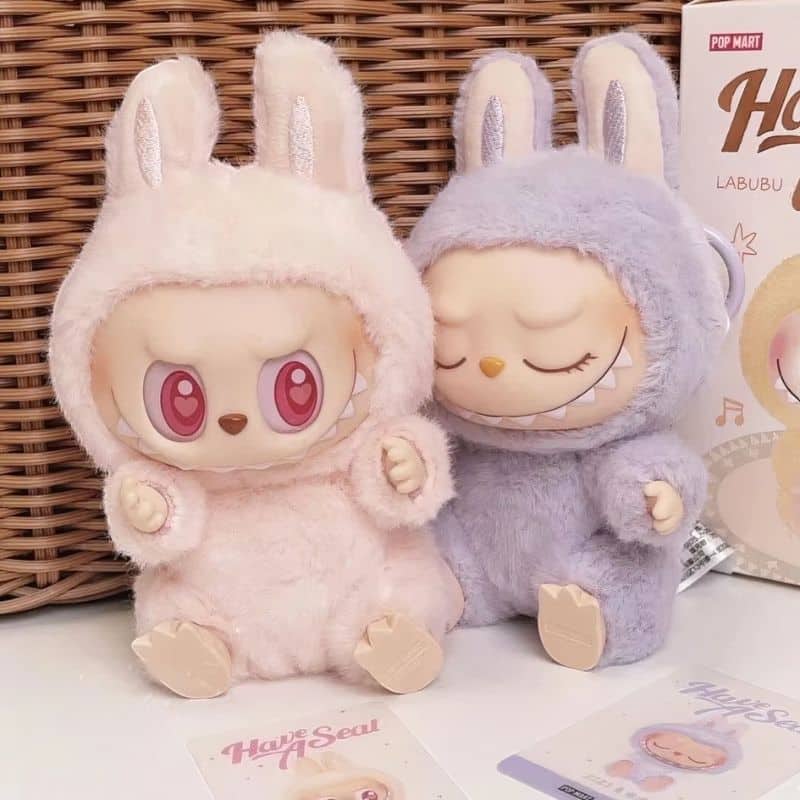 Peluche Labubu Assis en Boîte Mystère